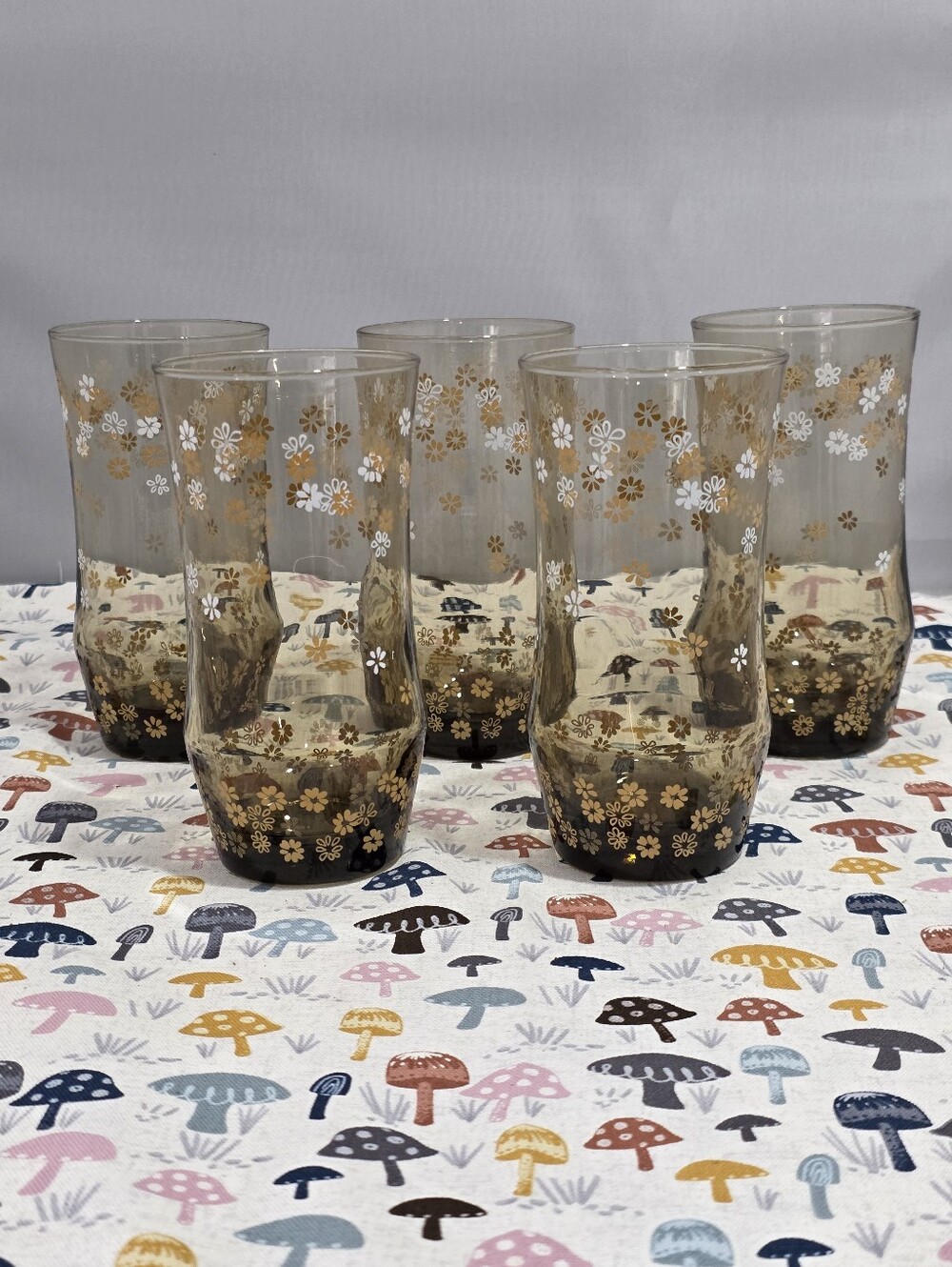 Vintage 1970s Set of 5 Strawflower Floral Amber Glass Drinkware